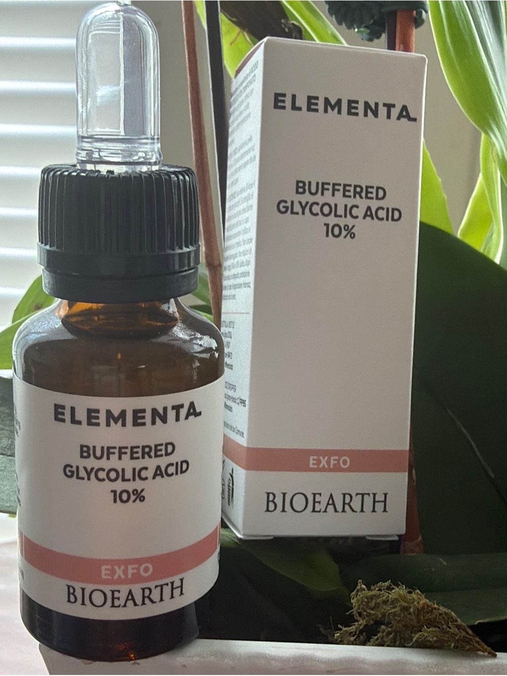 Earth Buffered Glycolic Acid 10% Exfo Serum - White & Pink